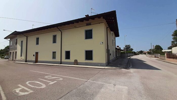 Appartamento quadrilocale in vendita in Via Pio Paschini Corno di Rosazzo, Corno Di Rosazzo
