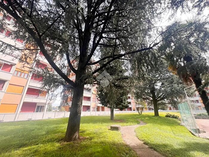 Appartamento trilocale in vendita in Via Isonzo, Gerenzano