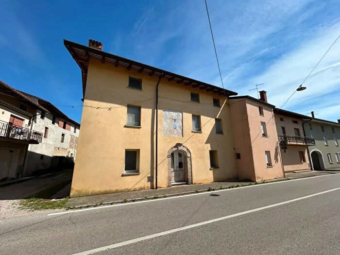 Casa con 5 locali in vendita in Via Roma, Flaibano