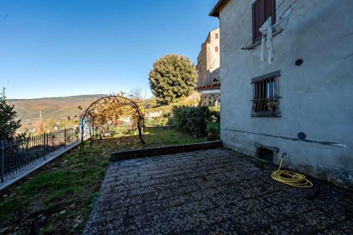 Appartamento con 6 locali in vendita in Piazza Giovanni Amendola, Cortona