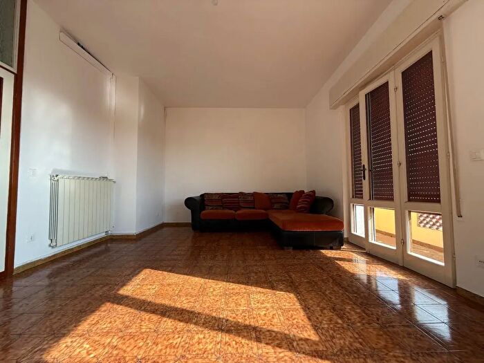 Appartamento con 5 locali in vendita in Camaiore