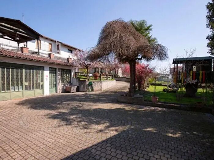 Casa con 6 locali in vendita in Vicolo San Pietro, Cambiano