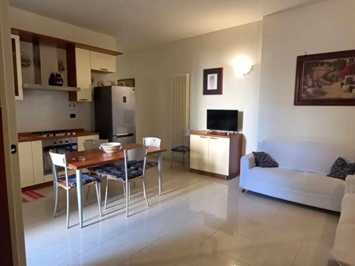 Appartamento trilocale in affitto in Via Gigliotti, Lido di Camaiore, Camaiore