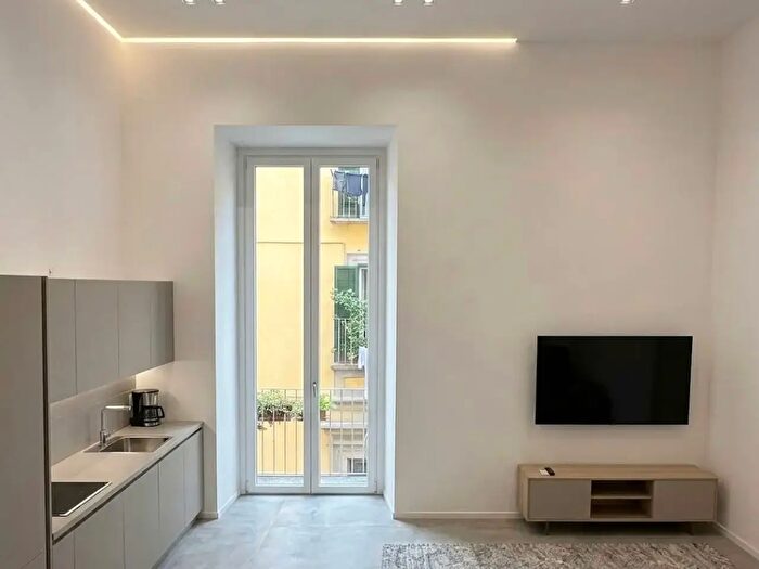 Appartamento bilocale in vendita in Via Rosario a Portamedina, Napoli