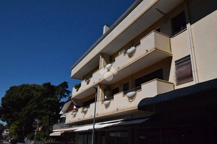 Appartamento quadrilocale in vendita in Viale Ponchielli, Riccione