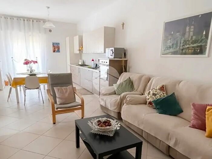 Appartamento trilocale in vendita in BellariaIgea Marina