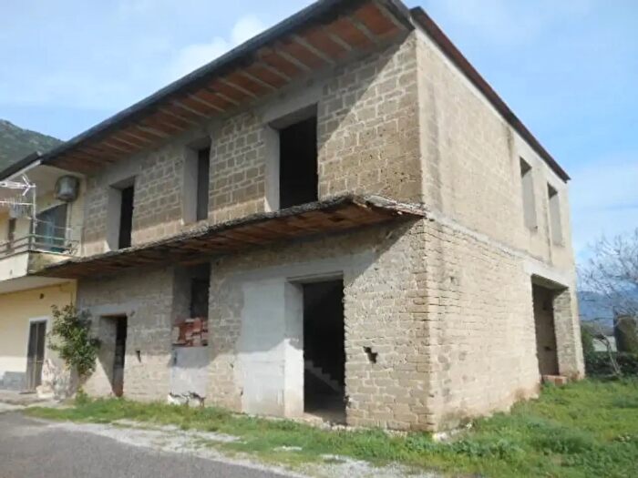 Casa con 8 locali in vendita in Via SantAntonio Abate, Pietravairano
