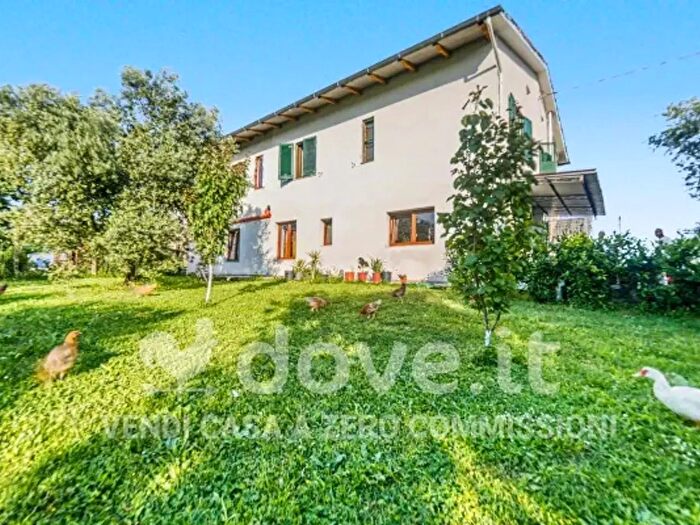 Casa con 6 locali in vendita in Via Maremmana, Larciano