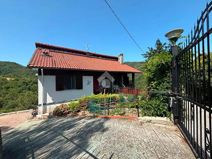 Casa con 12 locali in vendita in Via Ronco, Sant'Olcese