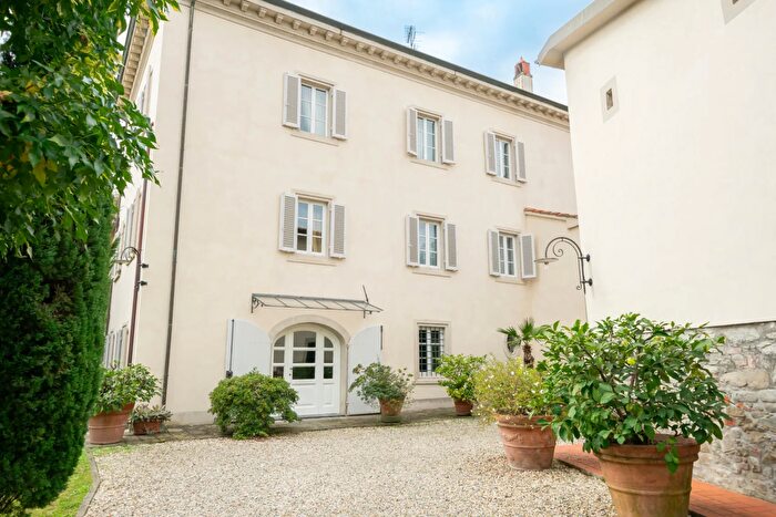 Casa in vendita in Montecarlo