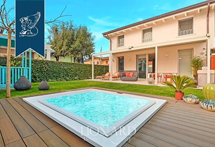 Casa bilocale in vendita in Pietrasanta