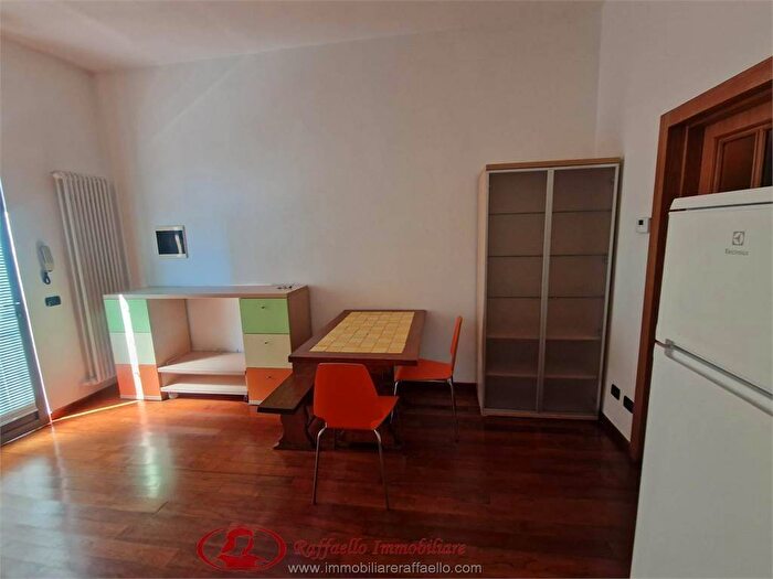Appartamento trilocale in affitto in Piazza Ravenna, Villamagna Albereta, Firenze