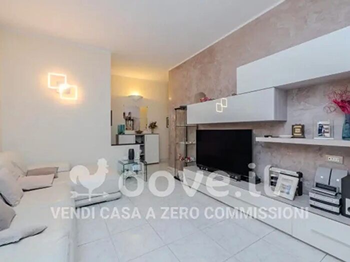 Appartamento trilocale in vendita in Viale Toscana, Cologno Monzese