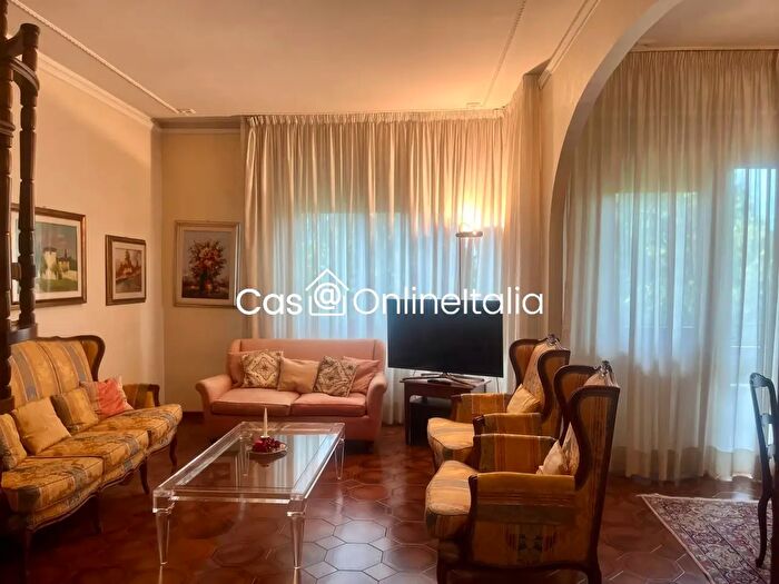 Appartamento con 5 locali in affitto in Via della Rondine, Prato