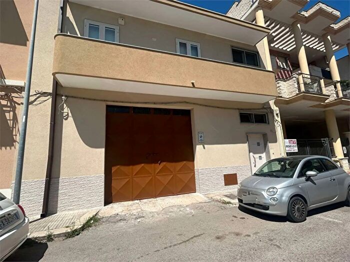 Casa monolocale in vendita in Via Tancredi Brindisi, Brindisi