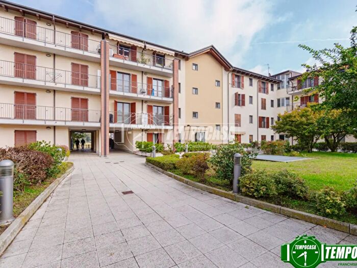 Appartamento trilocale in vendita in Via Aldo Rossi, Pavia