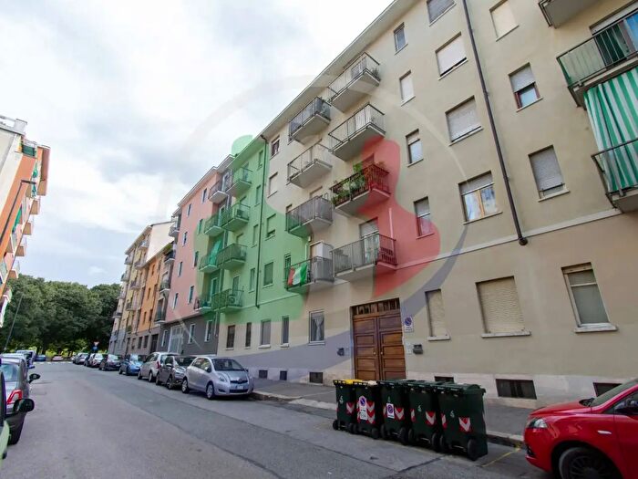 Appartamento trilocale in vendita in Via Tonale, Torino