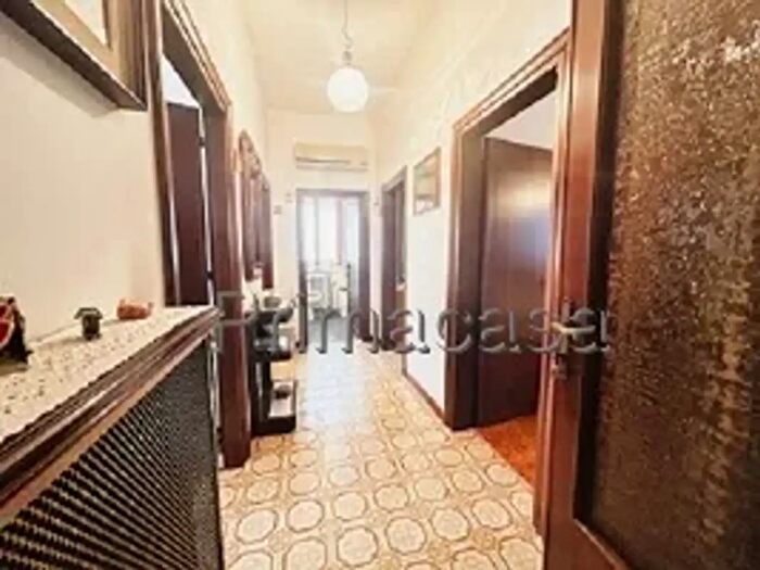 Casa con 6 locali in vendita in Carpi