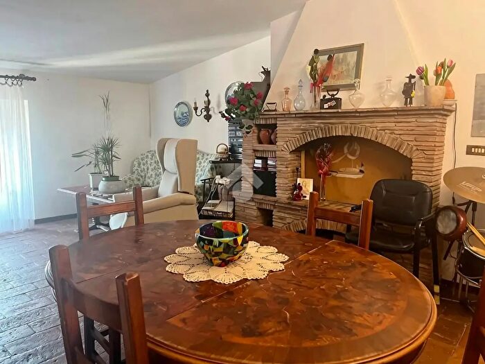 Appartamento trilocale in vendita in Vico Sdrucciolo, Amelia