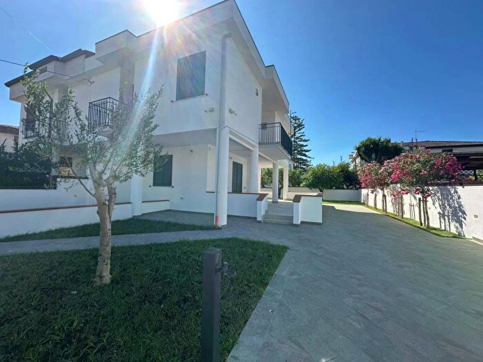 Casa con 5 locali in affitto in Via dei Gladioli, Laura, Capaccio Paestum