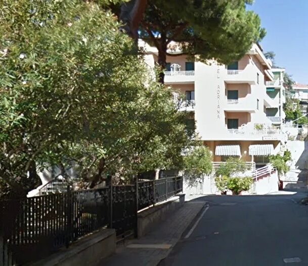 Appartamento trilocale in vendita in Via Torre, Celle Ligure