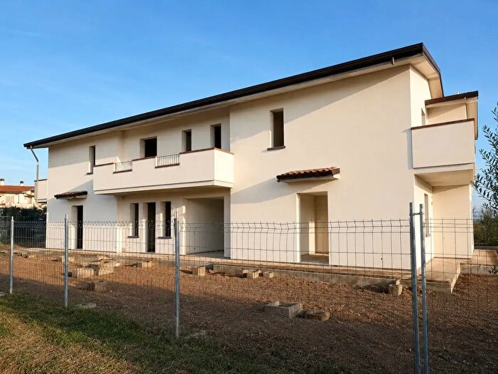 Casa con 5 locali in vendita in Via di Bientina, Santa Maria A Monte