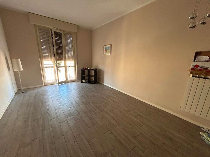 Appartamento trilocale in affitto in Via Angelo Massarotti, Centro, Cremona