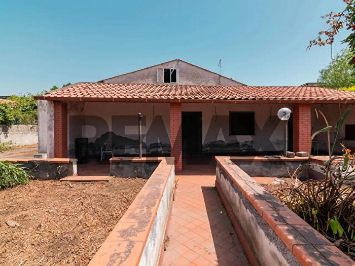 Casa trilocale in vendita in Contrada Auzanetto Snc, Mascali