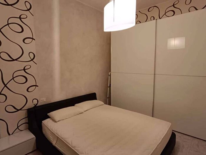 Appartamento bilocale in affitto in Piazza Firenze, Cenisio, Milano