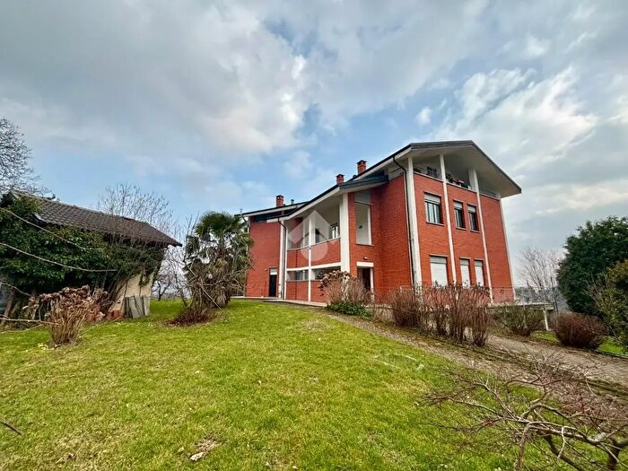 Appartamento quadrilocale in vendita in Via della Gora, Rueglio