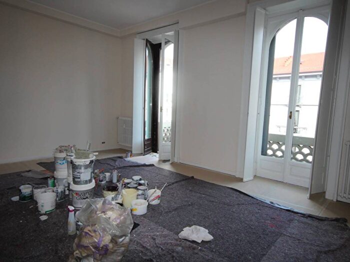 Appartamento trilocale in affitto in Buenos Aires, Milano