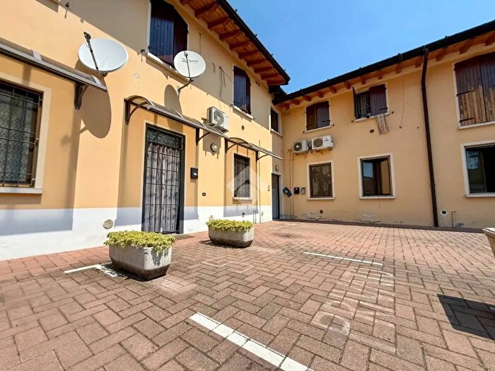 Appartamento bilocale in vendita in Via Giuseppe Mazzini, Offlaga