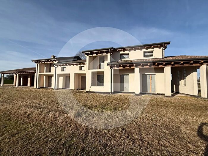 Casa con 5 locali in vendita in Santa Giustina In Colle