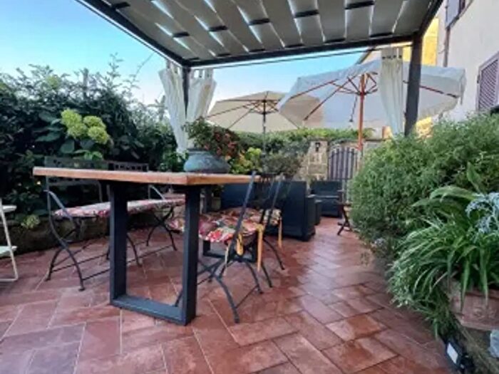 Appartamento trilocale in vendita in Via Novembre, Sorano