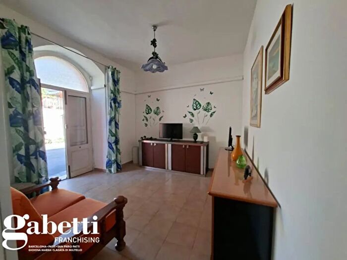 Appartamento trilocale in affitto in Via CSegreto, Patti