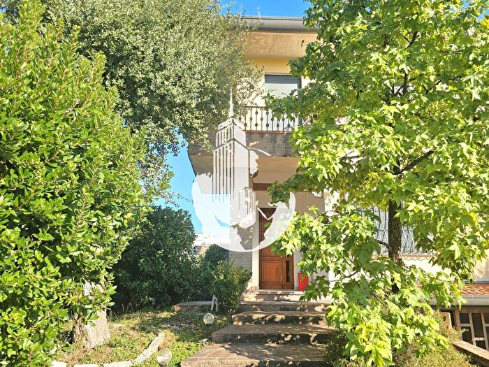 Casa con 5 locali in vendita in Via della Resistenza, Centro, Paese