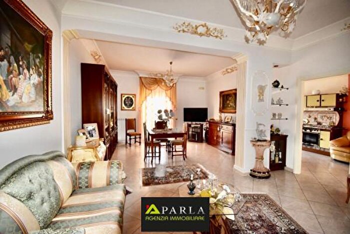 Appartamento con 5 locali in vendita in Viale della Vittoria, Canicatti