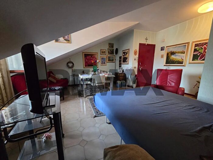 Appartamento con 6 locali in vendita in Via Umberto, Sant'Agata Li Battiati