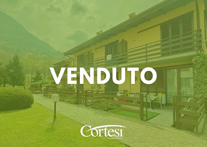 Appartamento trilocale in vendita in Via alla Fonte Monasterolo del Castello, Monasterolo Del Castello