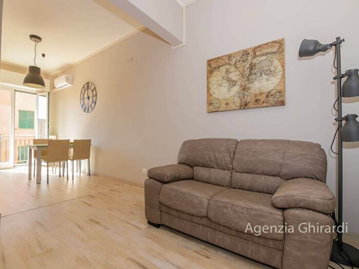 Appartamento trilocale in affitto in Via Alfredo dAndrade, Sestri Ponente, Genova