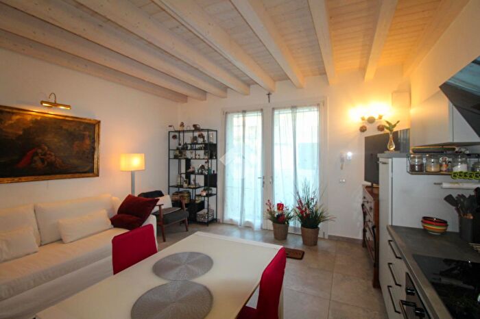 Appartamento trilocale in vendita in Via Palazzo, Ghedi