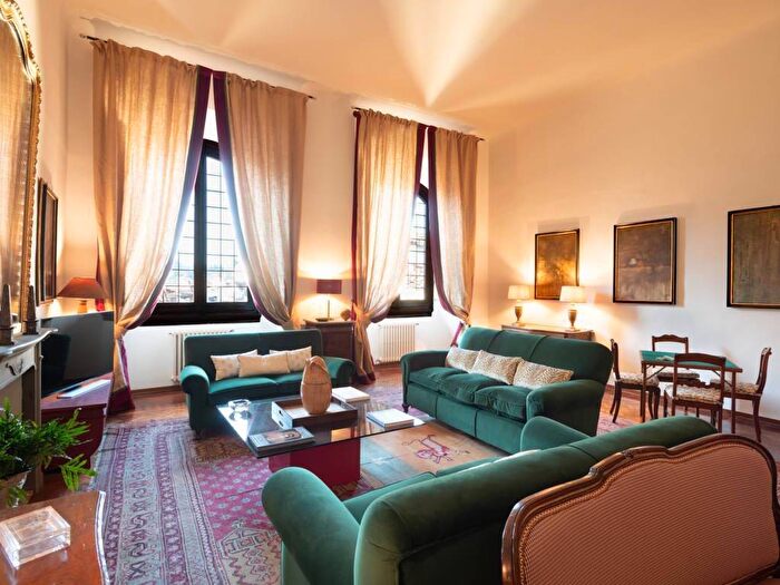 Appartamento con 6 locali in affitto in Duomo, Firenze