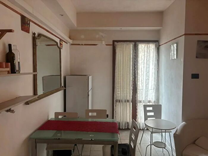Appartamento con 6 locali in vendita in Via Guido Monaco, Firenze