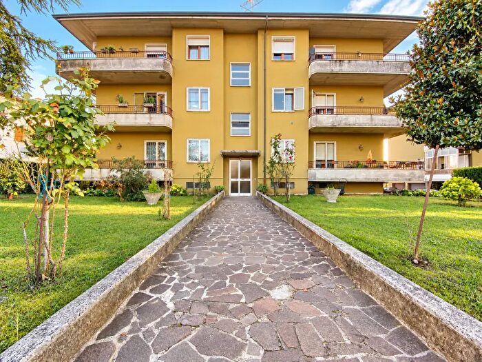Appartamento quadrilocale in vendita in Via Marinai d'Italia, Creazzo