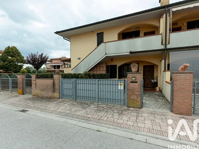 Appartamento quadrilocale in vendita in Via aF Ozanam, Pontedera