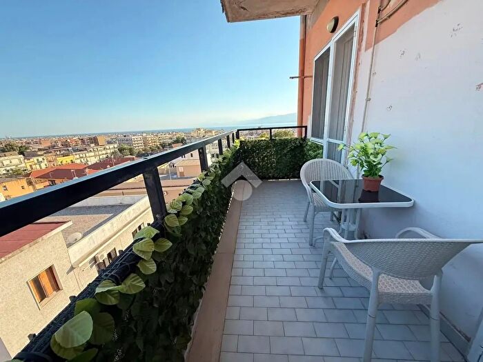 Appartamento trilocale in vendita in Via Locri, Reggio Calabria