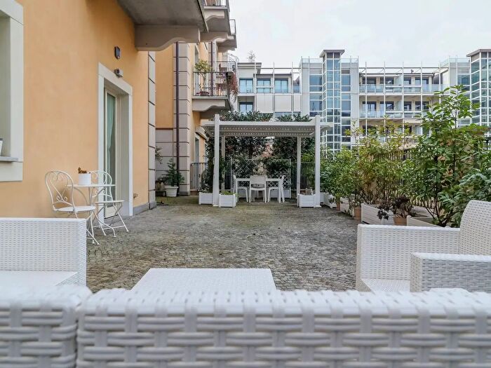 Appartamento quadrilocale in vendita in Via Santorre di Santarosa, Torino