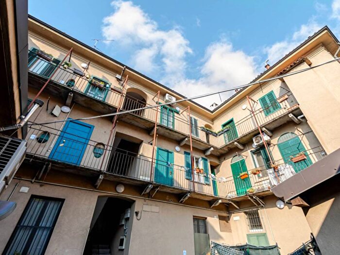 Appartamento monolocale in affitto in Via San Faustino, Ortica, Milano