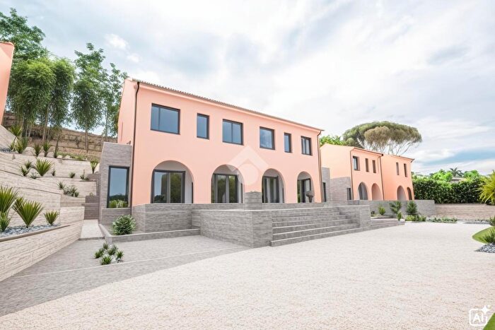 Casa quadrilocale in vendita in Viale Giappone, Formello