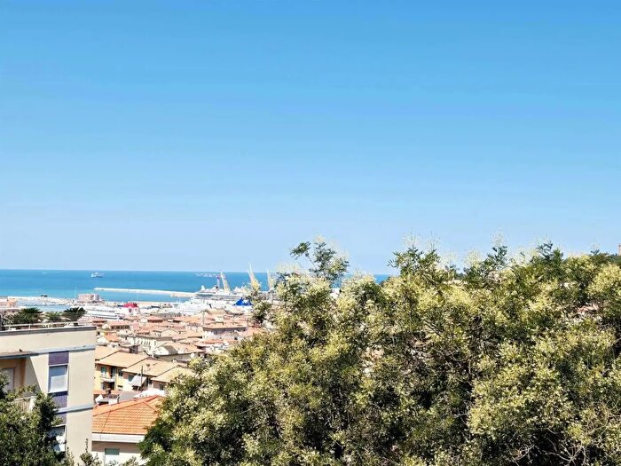 Appartamento quadrilocale in vendita in Ancona